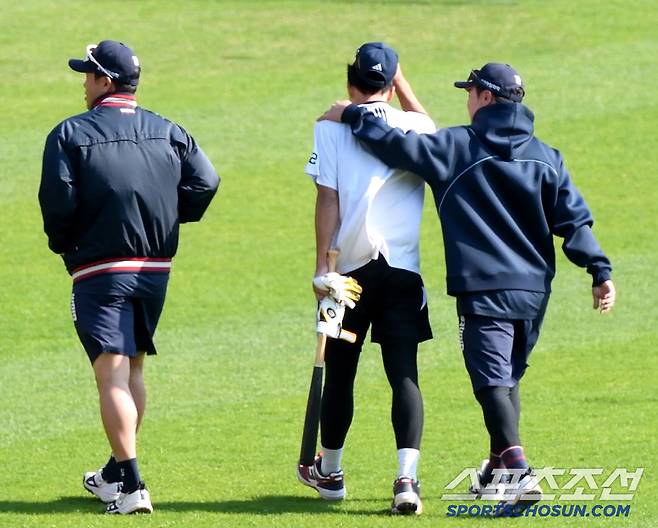 김민석을 데려가는 캡틴과 큰형님