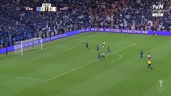 전반 8분 절호의 기회였던 광주 아사니의 일대일 장면. ⓒtvN