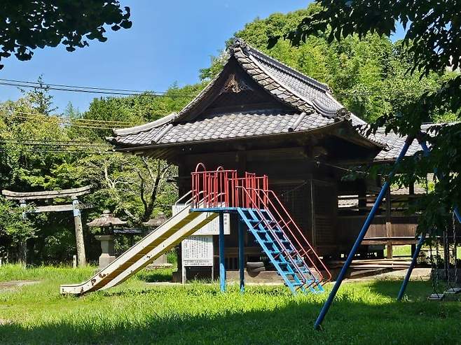 28b9d932da836ff23bec85e04f82726ad658693e2691126870592bac045fe535f208c4