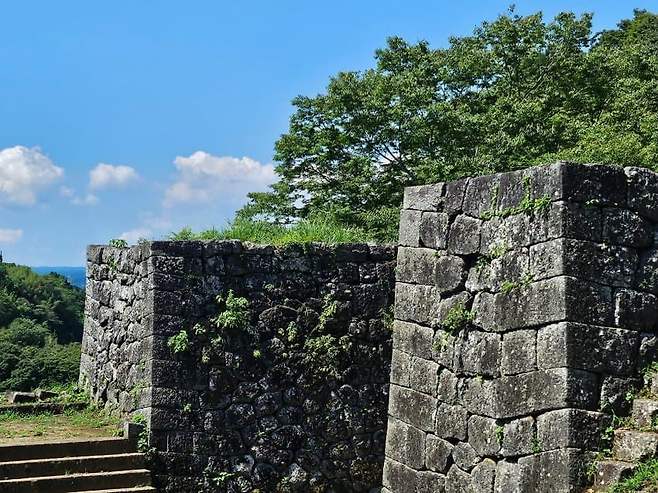 28b9d932da836ff23bec85e043827064651167b64421a38781da4646b80b6b3f38bbf9