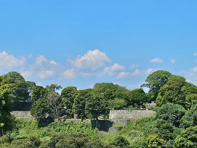 28b9d932da836ff23bec85e04082756f5ff42197356971426576ee6f97e5237f82b015