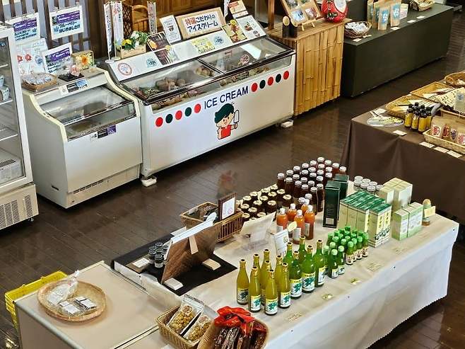 28b9d932da836ff23bea87e4418475647a3a2d09cfbd52c27b4dea04574fb02928e40b