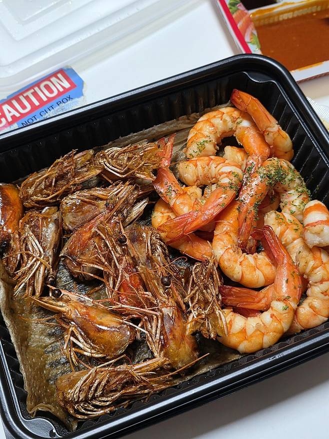 아까 야식 먹었슴돠 새우버터구이