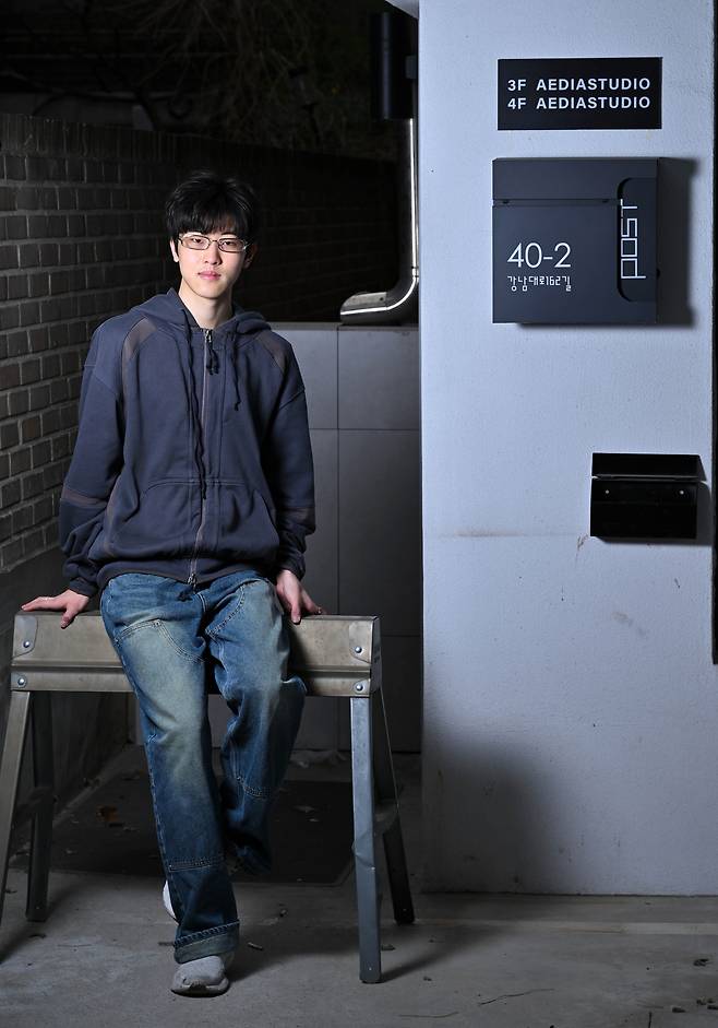 Kim Onew, a 3D visual effects artist, poses for a photo ahead of an interview with The Korea Herald at Aedia Studio in Seoul, March 27. (Im Se-jun/The Korea Herald)