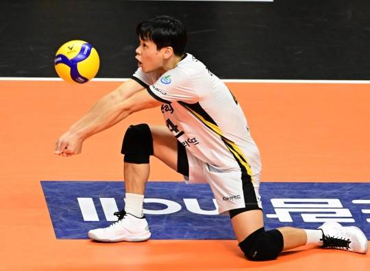 수비하는 리베로 정민수. 사진[연합뉴스]