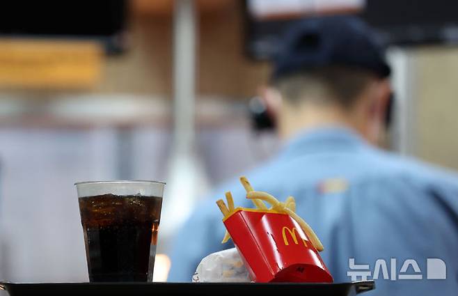 [서울=뉴시스] 김선웅 기자 = 서울 소재 맥도날드 매장의 모습. 2025.03.14. mangusta@newsis.com