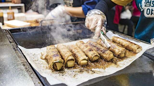올해는 MZ세대의 입맛을 저격한 특별한 야시장 먹거리를 준비했다. 비짓 강릉 홈페이지