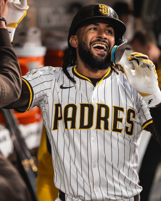 더그아웃에서 동료들과 기뻐하는 타티스 주니어. /사진=샌디에이고 파드리스 공식 SNS