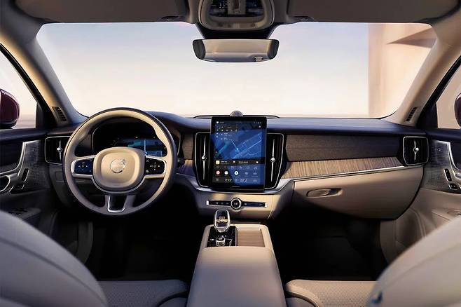 볼보 신형 S90 실내