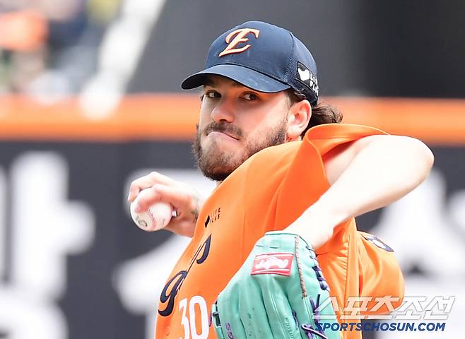 27일 대전 한화생명볼파크에서 열린 한화와 KT의 경기. 선발 투구하는 한화 폰세. 대전=송정헌 기자songs@sportschosun.com/2025.04.27/