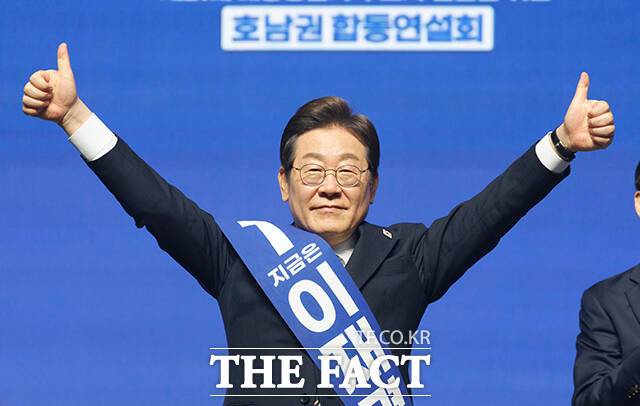 정치적 통합과 실용주의 기조도 부각했다. 이 후보는 "네 편 내 편이 아닌 국민의 편이 되겠다"며 "색깔, 지역 무관하게 유능함만 쓸 것"이라고 강조했다. /장윤석 기자