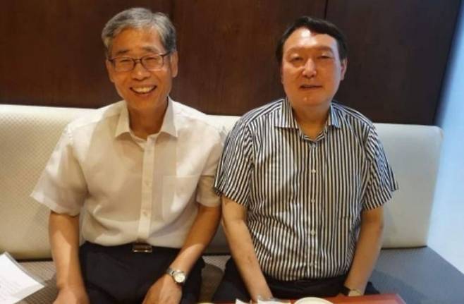 신평 변호사와 윤석열 전 대통령.