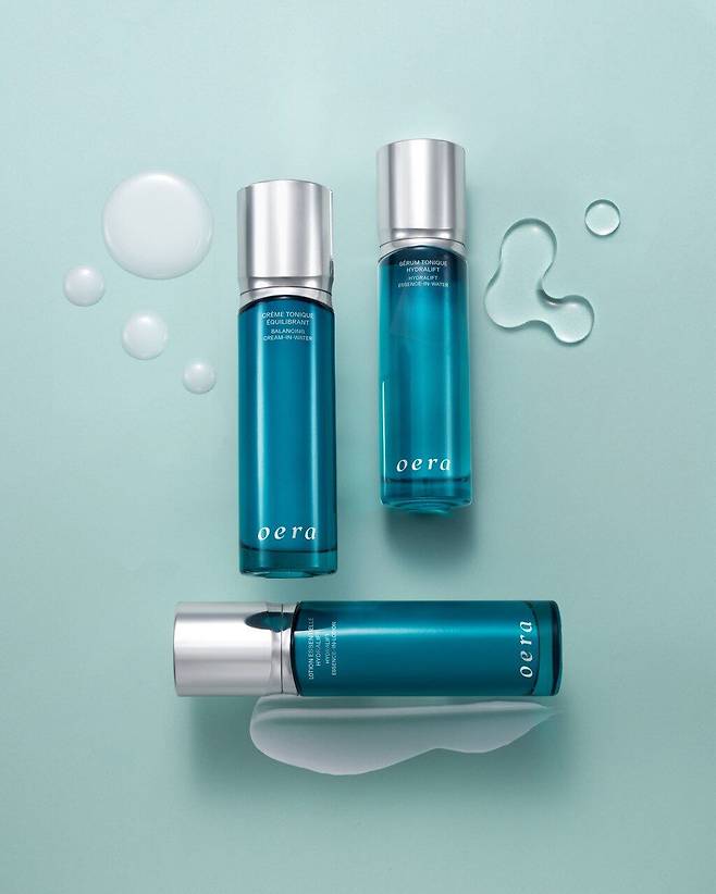 보습 힐링을 선사하는 오에라의 ‘하이드라 리프트 에센셜 리추얼’.