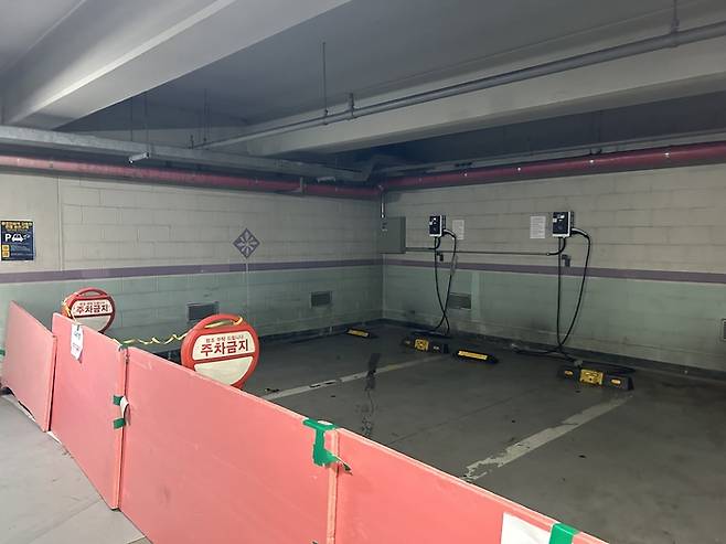 4월 중순 서울 관악구 스크린골프장 지하주차장 전기차 충전 시설 운영이 중단됐다.