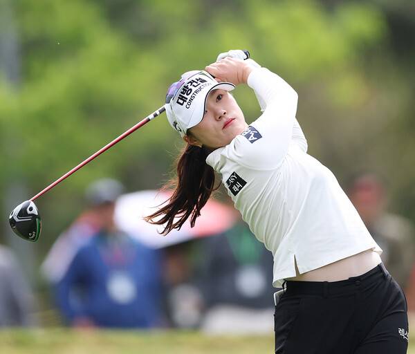 한국여자프로골프(KLPGA) 투어 2025시즌 신설 대회 덕신EPC 챔피언십 우승을 차지한 김민선7 프로가 최종라운드에서 경기하는 모습이다. 제공=KLPGA