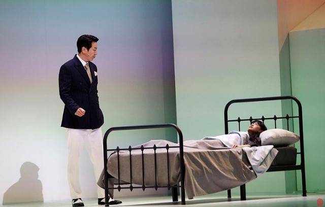 김수로가 연극 '시련' 무대에서 공연하고 있다. 더블케이엔터테인먼트 제공