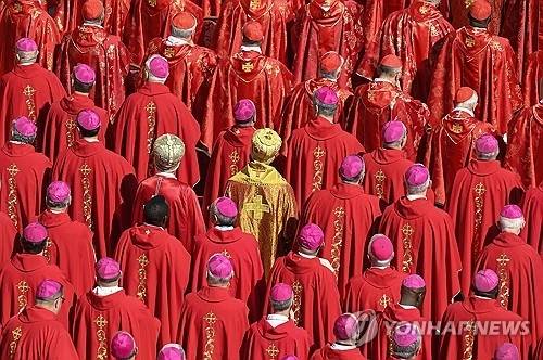 ▲ 프란치스코 교황의 장례식에 참석한 추기경들 [EPA=연합뉴스]