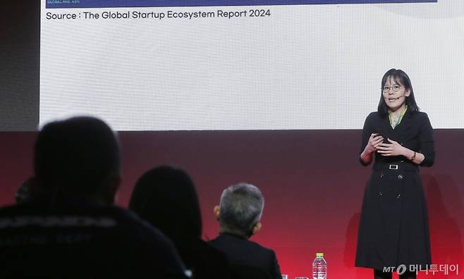 김선우 과학기술정책연구원 선임연구위원/센터장이 25일 영등포구 콘래드 서울 호텔에서 머니투데이 주최로 진행된 '2025 키플랫폼' 특별세션3에서 '지역 스타트업생태계 활성화를 위한 "지역 창업생태계 리포트 2025"'에 대해 발표하고 있다. /사진=김창현