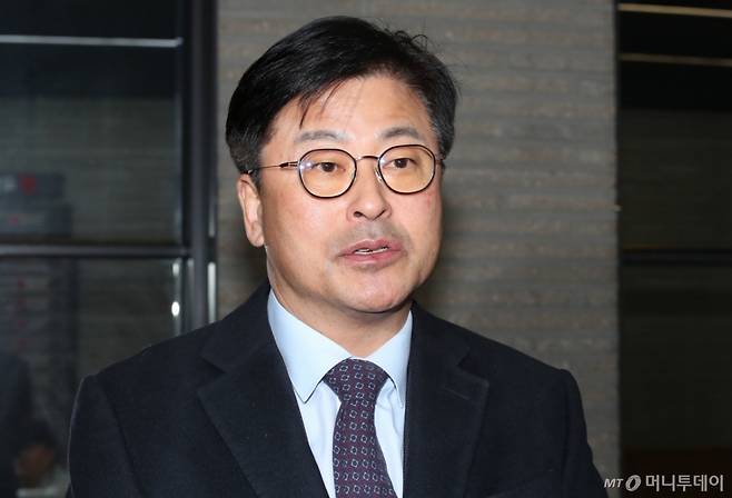 김종혁 국민의힘 원외 당협위원장협의회장이 13일 오후 서울 여의도 국민의힘 중앙당사에서 열린 원외당협위원장 협의회에 참석하며 취재진 질문에 답하고 있다. 2024.12.13/사진=뉴스1 /사진=(서울=뉴스1) 박세연 기자