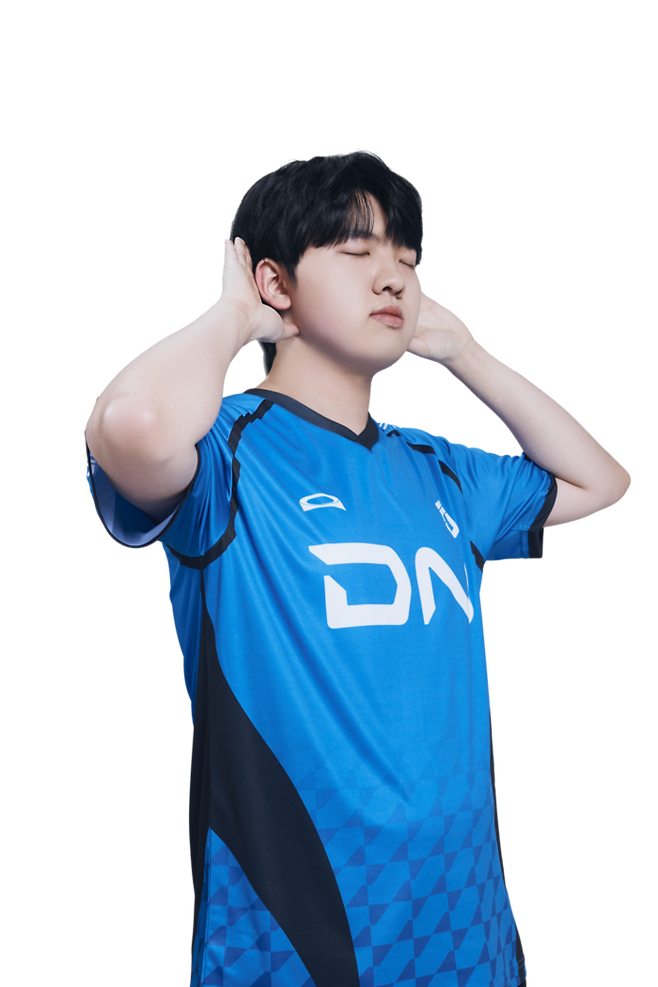 배재성이 28일 서울 잠실DN콜로세움에서 열린 2025 FSL 스프링 C조 최종전에서 박세영을 2-0으로 이기며 16강에 올랐다. 사진 | 넥슨