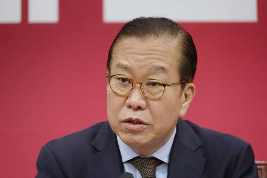 권영세 국민의힘 비상대책위원장이 28일 국회에서 열린 비상대책위원회의에서 발언하고 있다. [연합뉴스]