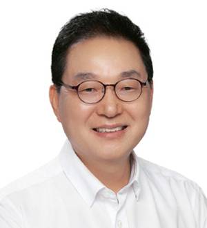 정철훈 미술 칼럼니스트 - 학원 문화 콘텐츠 박사 수료, 장전 ‘리틀 사치전’ 개최