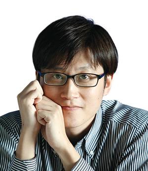 임희윤 문화평론가 - 현 한국대중 음악상 선정위원, ‘예술기: 예술과 기술을 이야기하는  8인의 유니버스’ ‘한국 대중음악 명반 100(공저)’ 저자