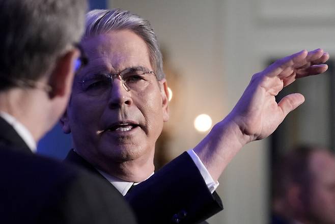 스콧 베선트 미국 재무장관이 2025년 4월23일 워싱턴에서 국제통화기금(IMF)과 세계은행이 공동으로 마련한 행사에 참석해 발언하고 있다. REUTERS 연합뉴스