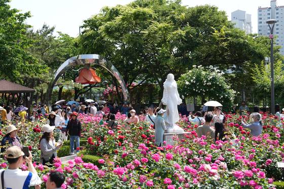 The Jungnang Seoul Rose Festival held in 2024 [SEOUL METROPOLITAN GOVERNMENT]
