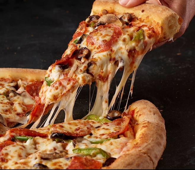 파파존스 수퍼 파파스 피자. 파파존스 제공