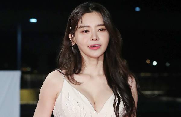 성우 겸 방송인 서유리가 '엑셀 방송'에 출연한 것에 대해 직접 입장을 전했다.?성우 겸 방송인사진은 성우 겸 방송인 서유리가 '제40회 청룡영화상' 레드카펫 행사에 참석한 모습. /사진=머니투데이