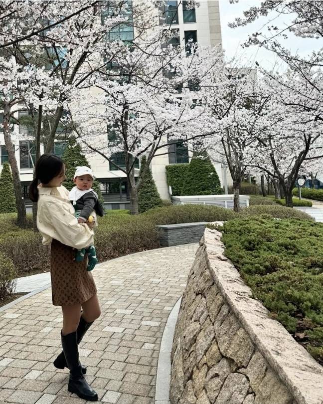 Lee In-Hye practicing yoga