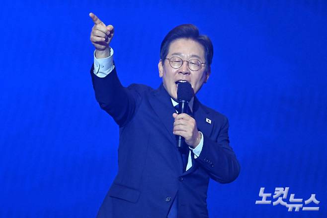 더불어민주당 제21대 대통령선거 후보로 선출된 이재명 후보. 윤창원 기자