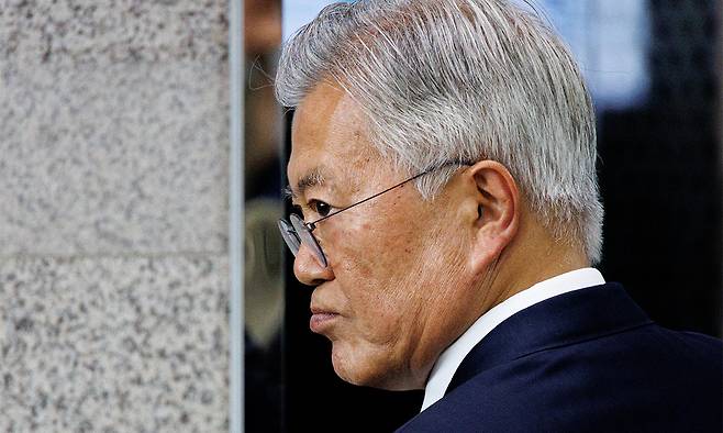 문재인 전 대통령이 지난 25일 서울 여의도 국회 도서관에서 열린 4.27 판문점선언 7주년 기념식에 참석하고 있다. 공동취재