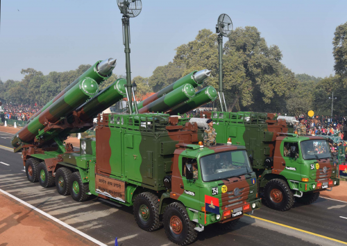 2017년 3월 공개된 인도의 브라모스 초음속 순항미사일. 인도 국방연구개발기구와 러시아 NPO 마시노스트로이예니야가 공동설립한 개발사에서 생산했다. 출처=인도 공보부