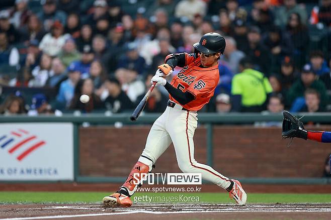 ▲ 올 시즌 실투를 놓치지 않는 모습을 보여주고 있는 이정후를 상대해 투수들은 조금 더 모험적인 성향을 띄고 있다