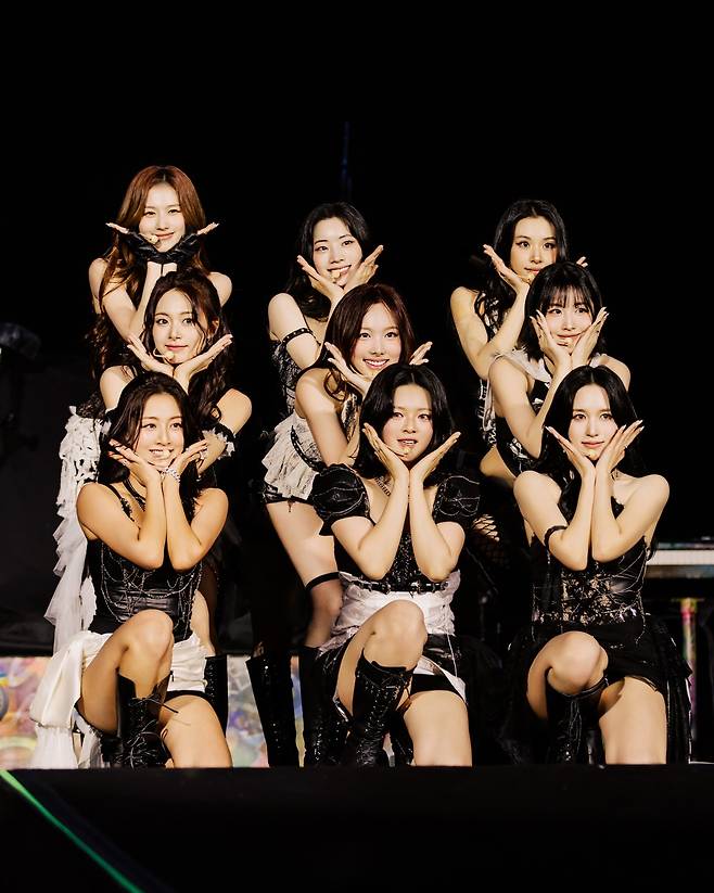 트와이스 콜드플레이 스페셜 게스트 공연 이미지 /사진제공=JYP엔터테인먼트