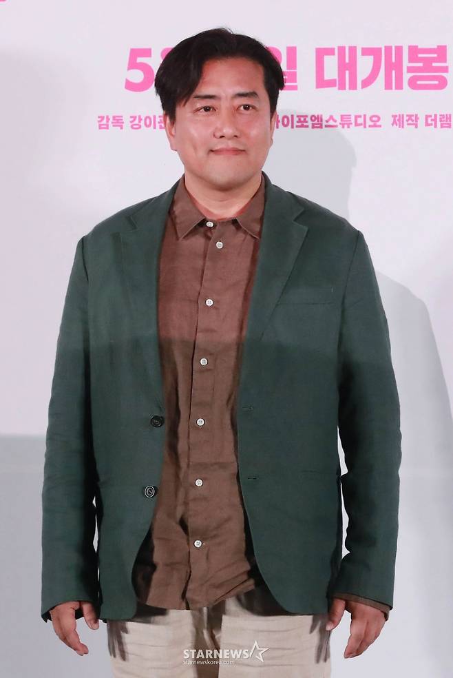 시사회 참석한 '바이러스' 강이관 감독[★포토]