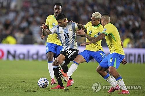 스페인 매체 '렐레보'가 지난 27일(한국시간) 로메로가 아틀레티코 마드리드의 제안을 수락했다고 보도했다.&nbsp;아틀레티코는 로메로와 함께 로드리고 벤탄쿠르도 노리고 있다. 연합뉴스