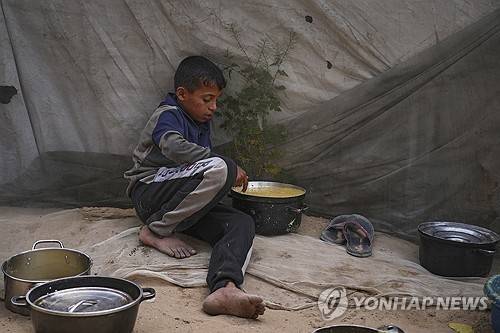가자지구 난민촌의 어린이 [AP=연합뉴스 자료사진]