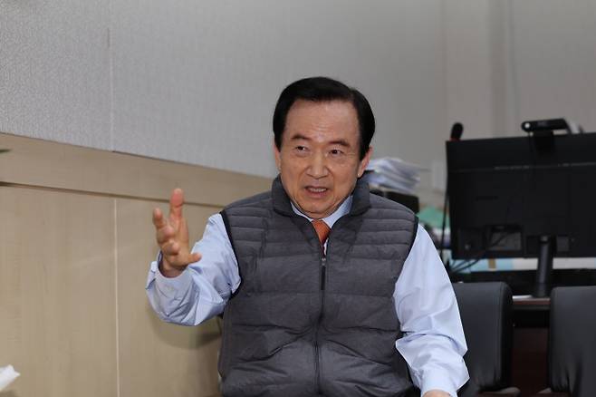 29일 강운태 광주과학기술원 명예석좌교수가 6월 3일 선출되는 제21대 대통령은 새로운 대한민국을 만들기 위해 정권교체나 시대교체보다 더 중요한 국가 시스템을 전면 교체해야 한다고 강조하고 있다. /임문철 기자 35mm@namdonews.com