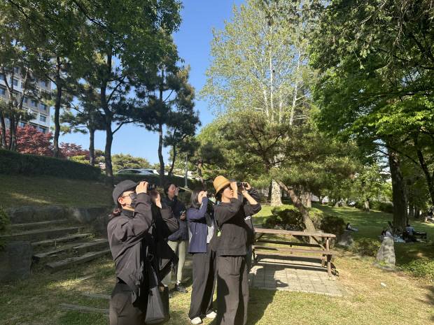 광주비건탐식단이 진행한 ‘광주VV여행’ 탐조 행사.  <비탐 제공>