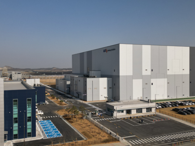 엘에스엘앤에프배터리솔루션(주) 공장 전경./사진=새만금개발청