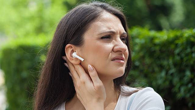 이명을 겪고 있다면 일상 속 작은 습관에 주의해야 한다｜출처: 게티이미지뱅크