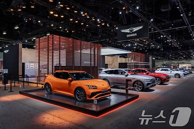 제네시스 브랜드는 지난해 11월 21일(현지시간) 미국 LA 컨벤션 센터에서 개막한 '2024 LA 오토쇼'의 제네시스 브랜드 전시관 모습.(현대차그룹 제공) 2024.11.22/뉴스1