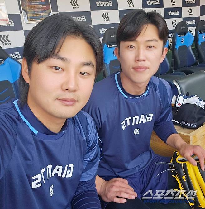 정철원(왼쪽)-전민재. 이종서 기자