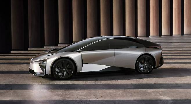 렉서스 LF-ZC 컨셉트카 사진=렉서스