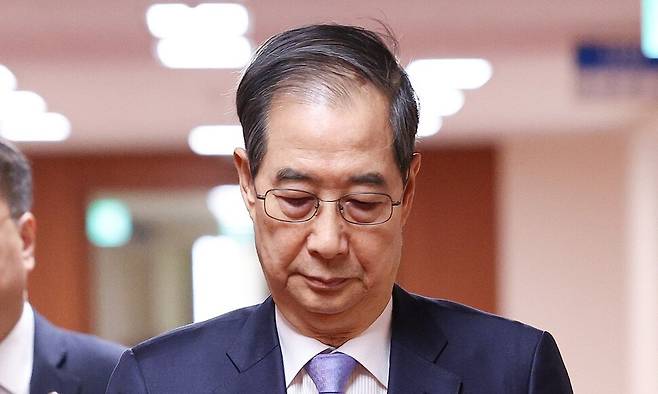 한덕수 대통령 권한대행 국무총리가 29일 정부서울청사에서 열린 국무회의에 참석하고 있다. 대통령실사진기자단