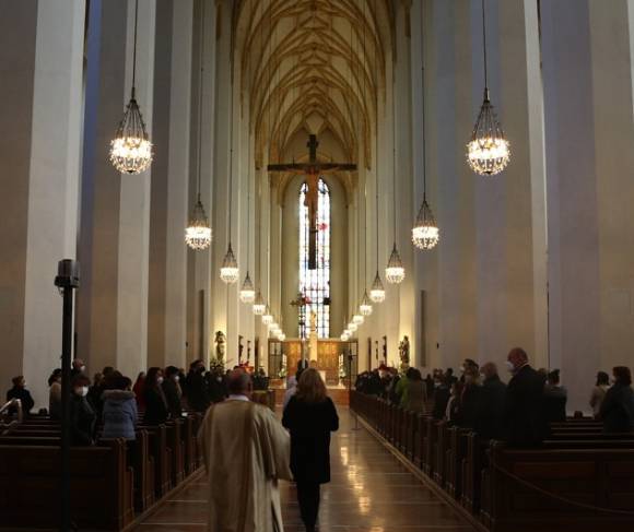 개신교와 가톨릭 신자의 예배율은 무슬림에 비해 매우 낮았다. 사진은 독일의 한 성당 전경. [사진=AP/연합뉴스]