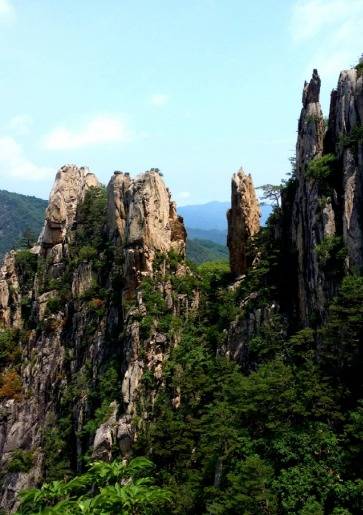 ▲ 무릉계곡 베틀바위